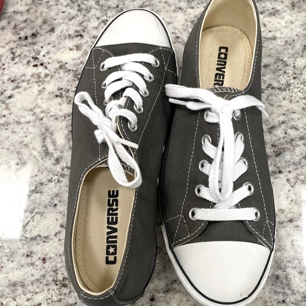 Grey Chuck Allstar Dainty Converse size 6.5